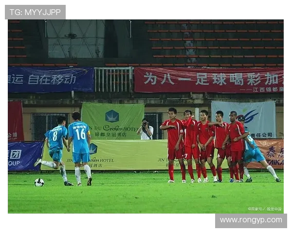 杭州足球队荣登足球状态排行榜第三名展现强劲实力